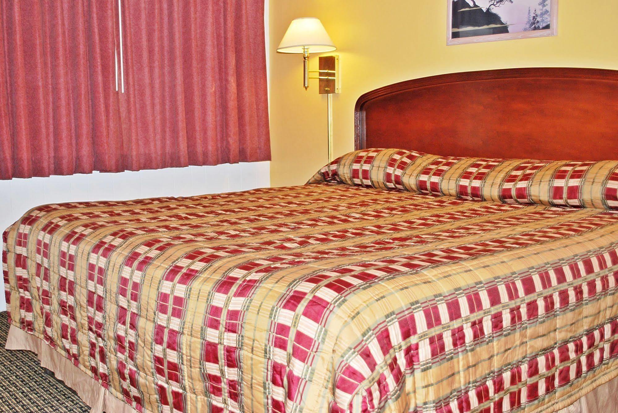 Oregon Motel 8 And Rv Park Klamath Falls Exterior foto