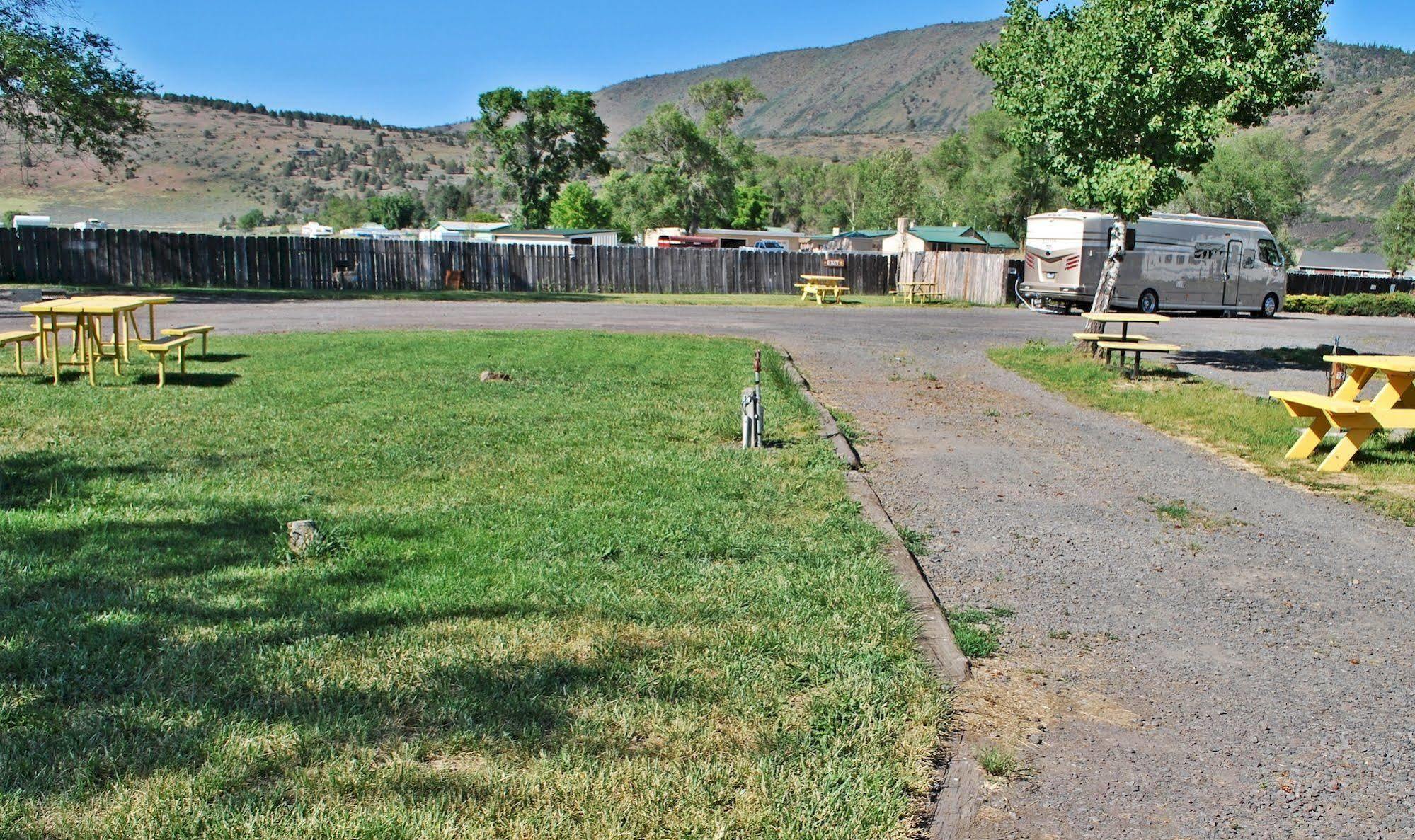Oregon Motel 8 And Rv Park Klamath Falls Exterior foto